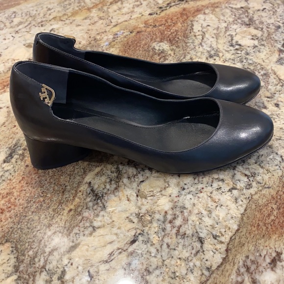 Tory Burch Black Pumps Size 9 - Picture 1 of 9